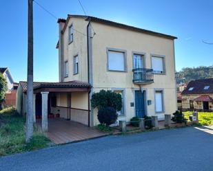 Vista exterior de Casa o xalet en venda en Boiro amb Jardí privat i Traster