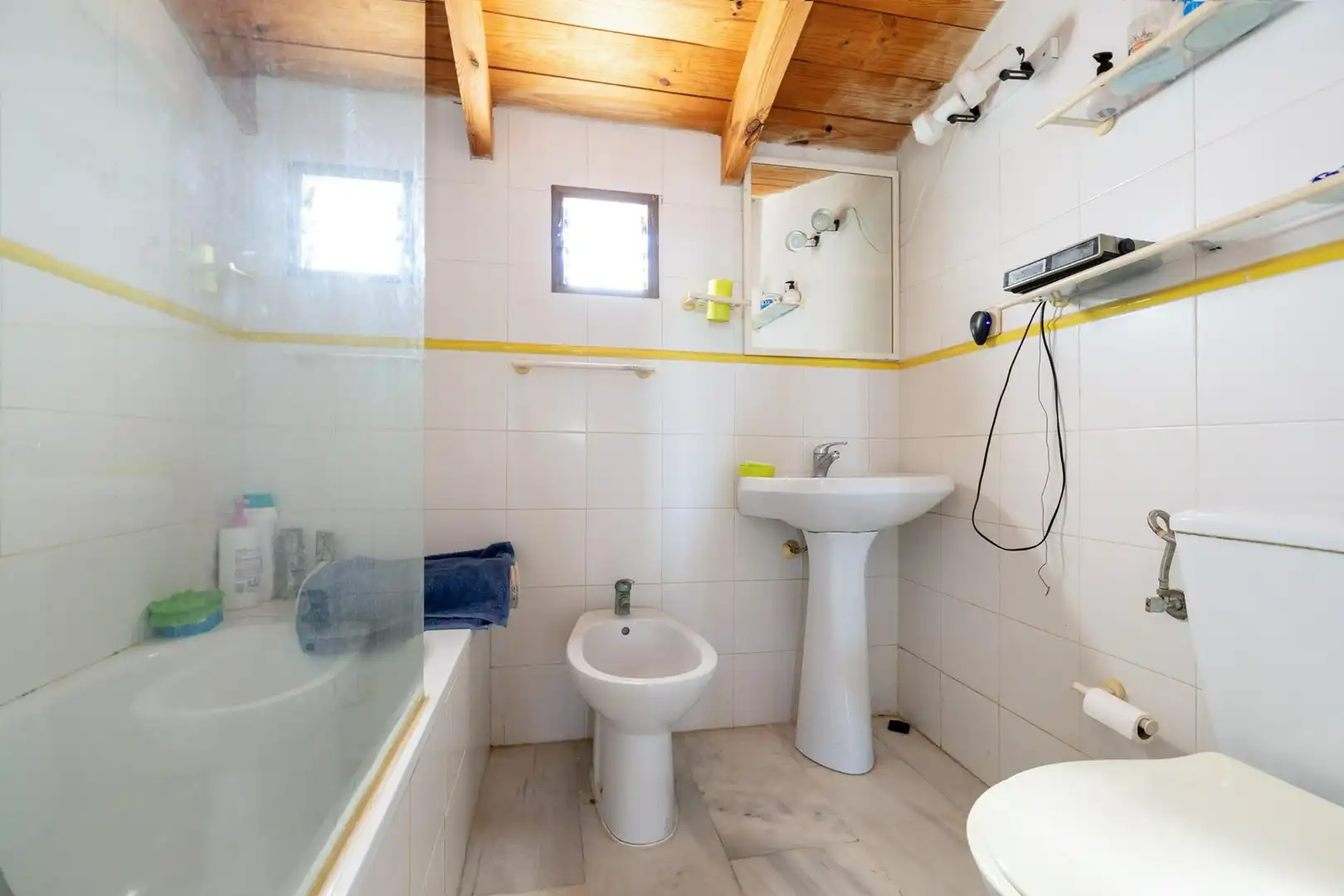 Badezimmer von Einfamilien-Reihenhaus zum Verkauf in Motril mit Klimaanlage, Möbliert und Balkon