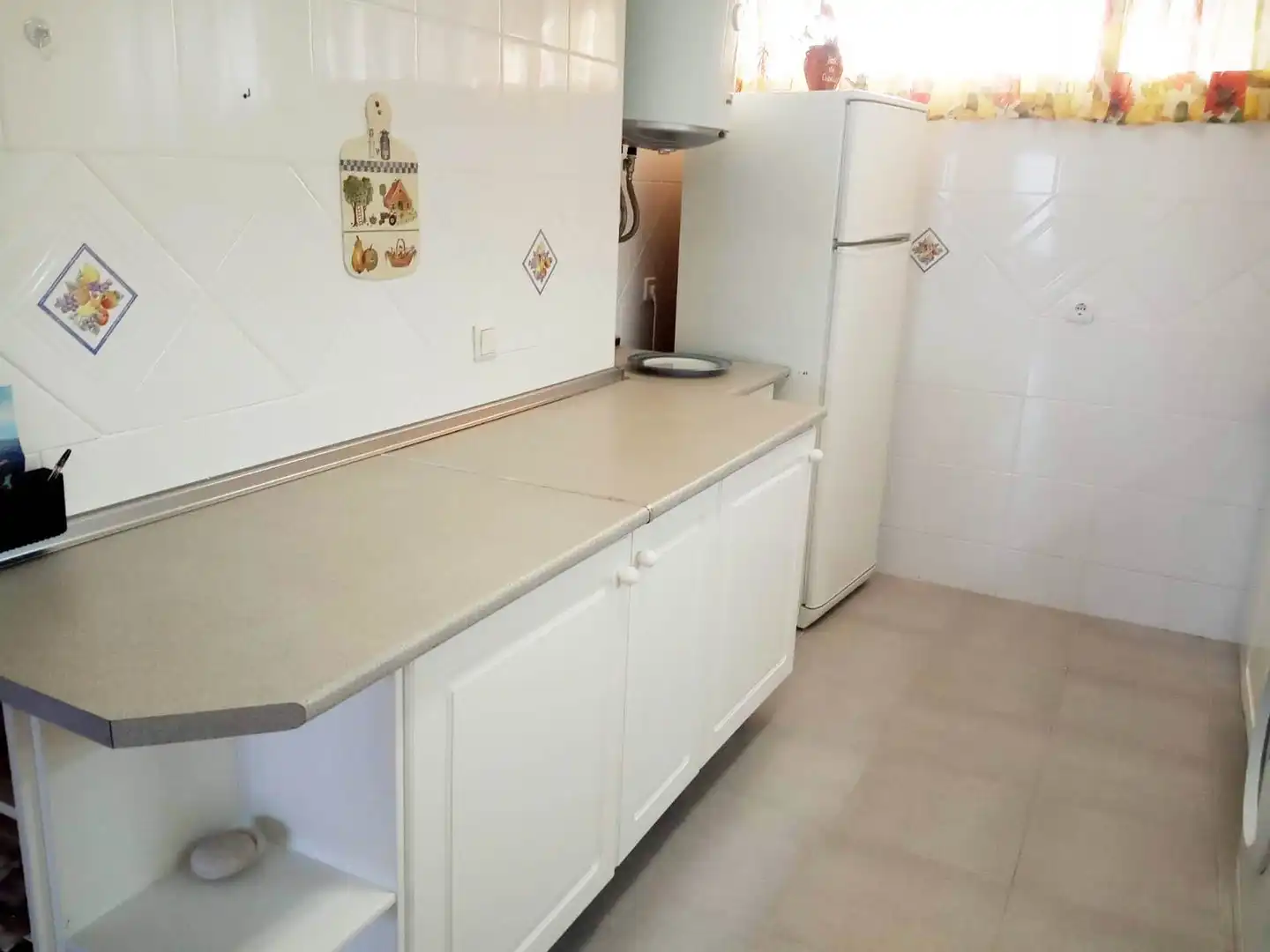 Cocina de Apartamento de alquiler en El Campello con Terraza, Piscina y Amueblado