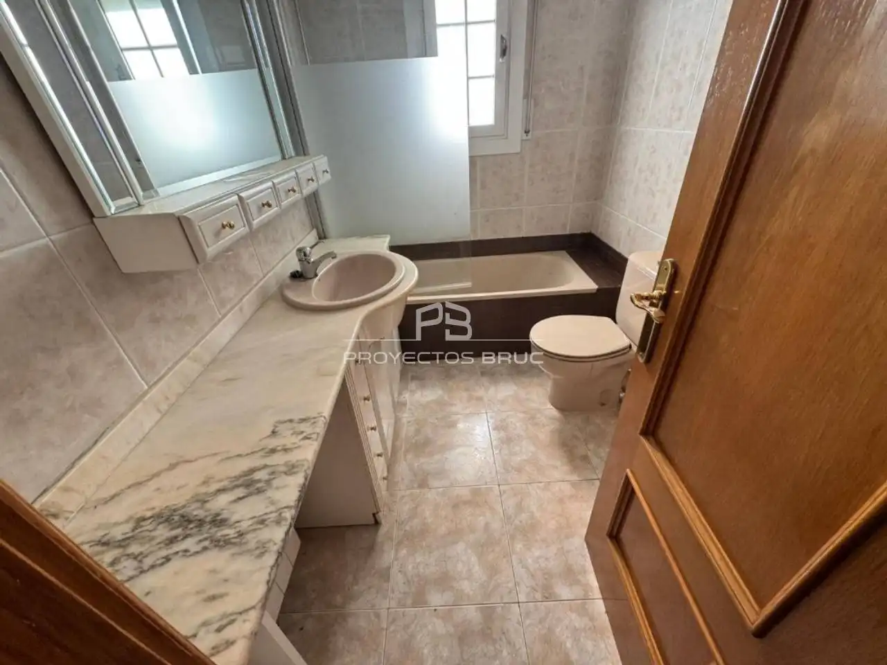Chalet en venta en Corbera de Llobregat, imagen 2