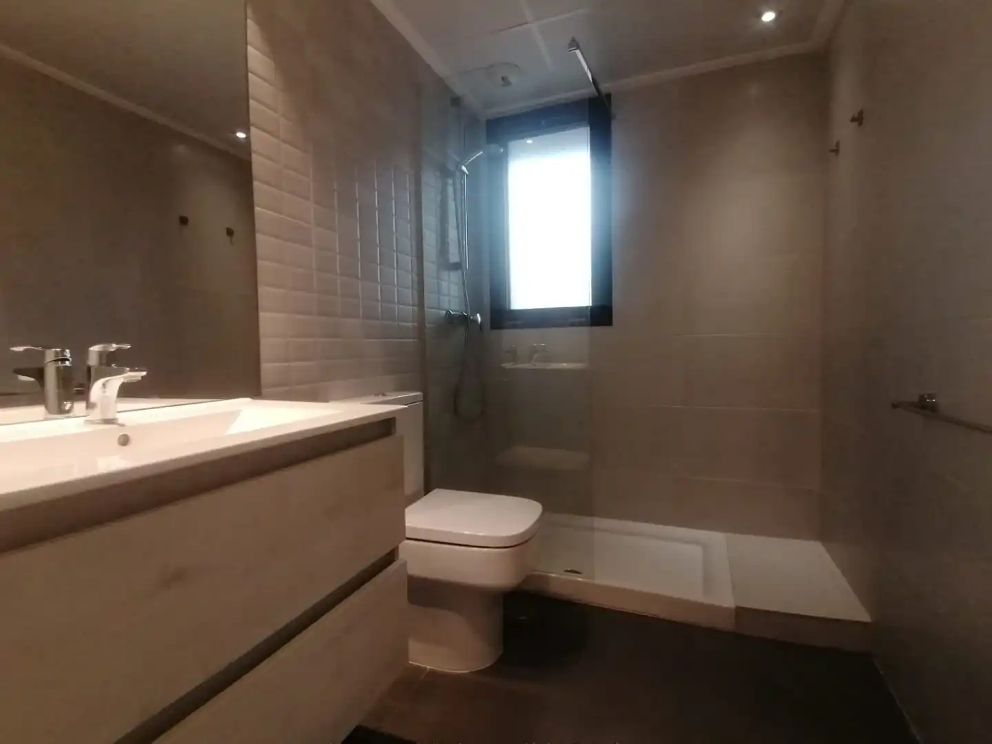 Bathroom of Apartments for rent in Murcia  with Air Conditioner, Furnished and Washing machine