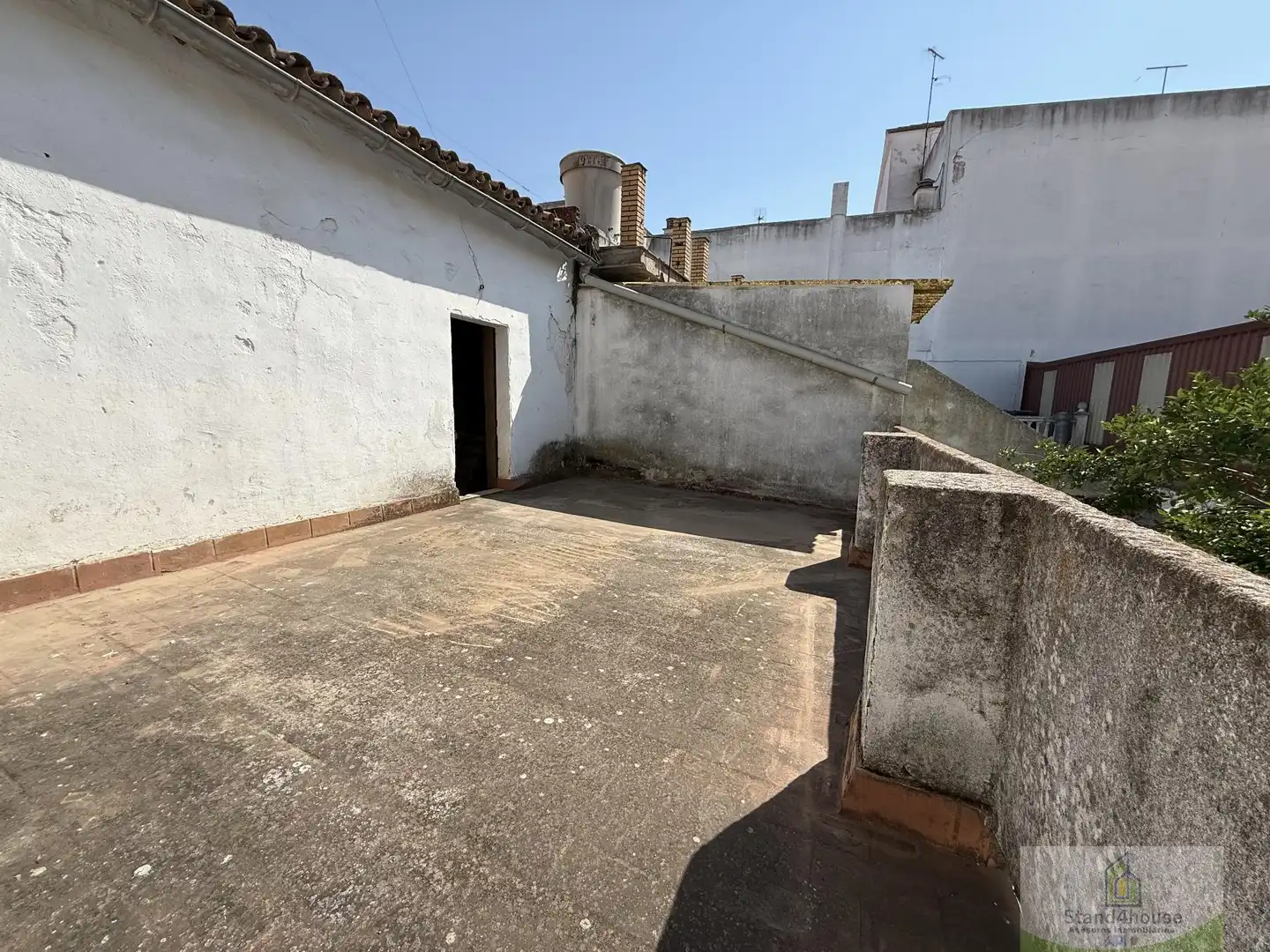 Vista exterior de Casa adosada en venda en Niebla amb Calefacció, Terrassa i Traster