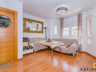 Flat with lift for sale in Poniente