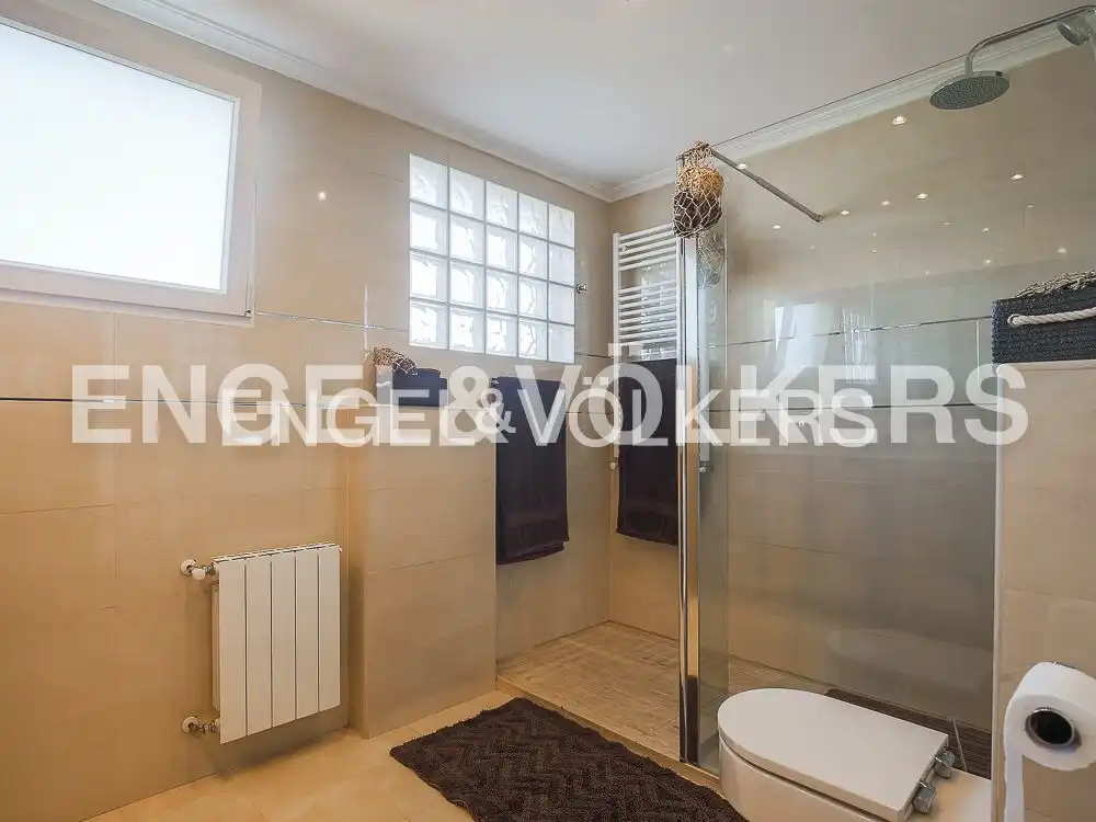 Bathroom of Houses for rent in Torrent  with Air Conditioner, Heating and Private garden