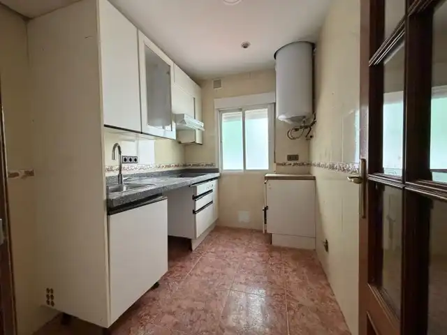 Flat for sale in Calle de los Bascones, imagen 11