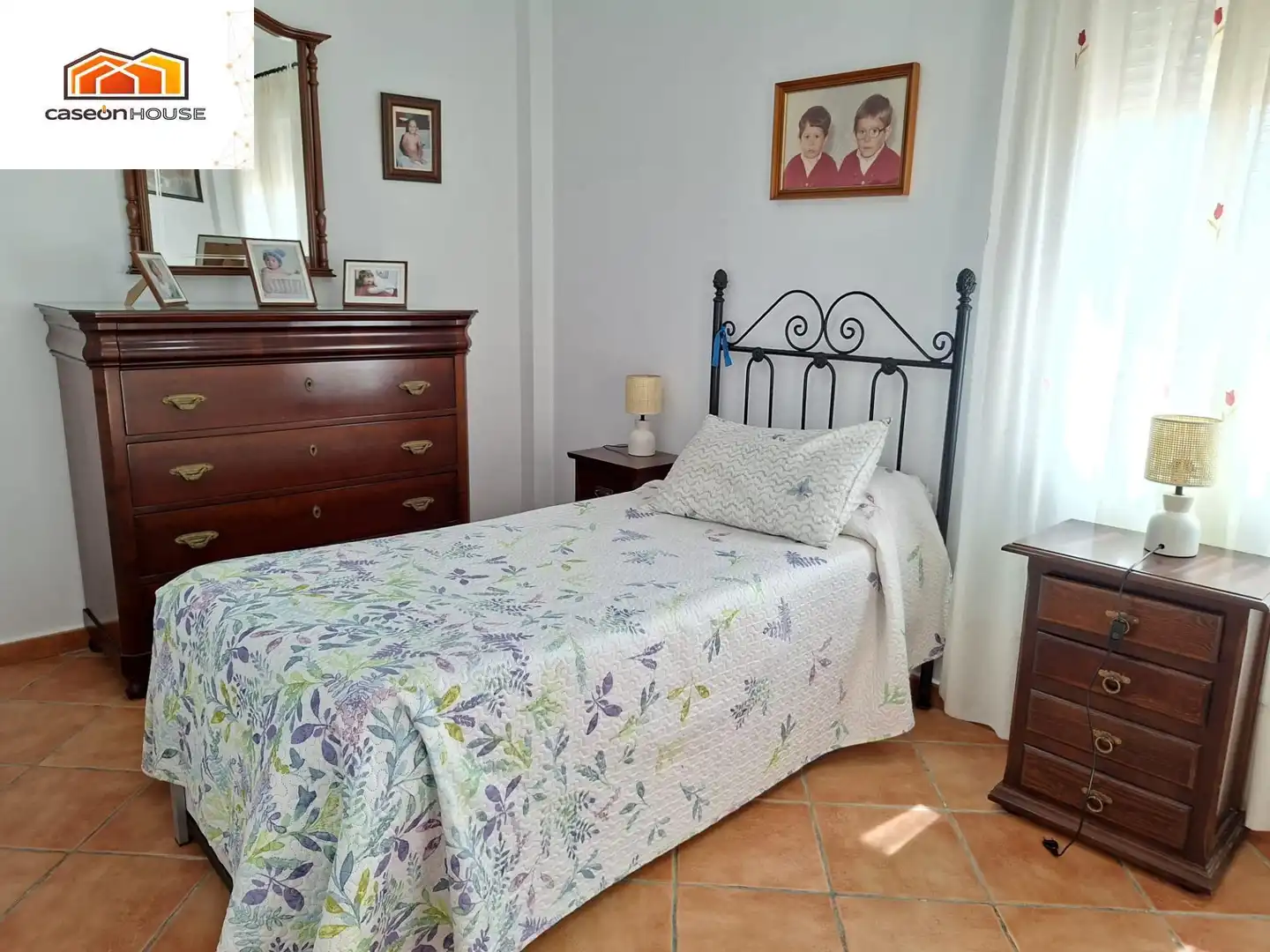 Dormitori de Casa o xalet en venda en Chiclana de la Frontera amb Jardí privat