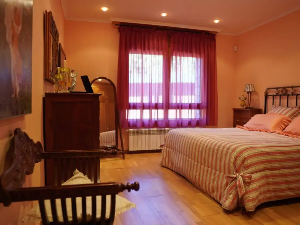Bedroom of Houses for sale in Bielsa, Huesca