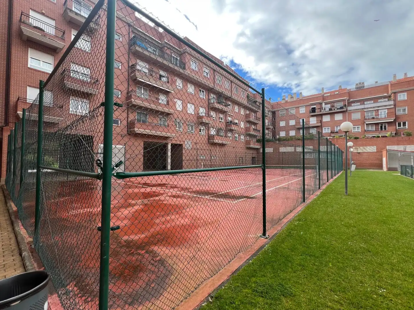 Vista exterior de Piso en venta en  Logroño con Calefacción, Parquet y Terraza