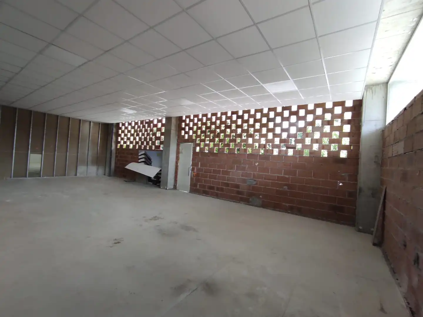 Local comercial en alquiler en Avenida Miguel de Cervantes 2B, imagen 18