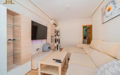 Living room of Flat for sale in Leganés  with Air Conditioner and Terrace