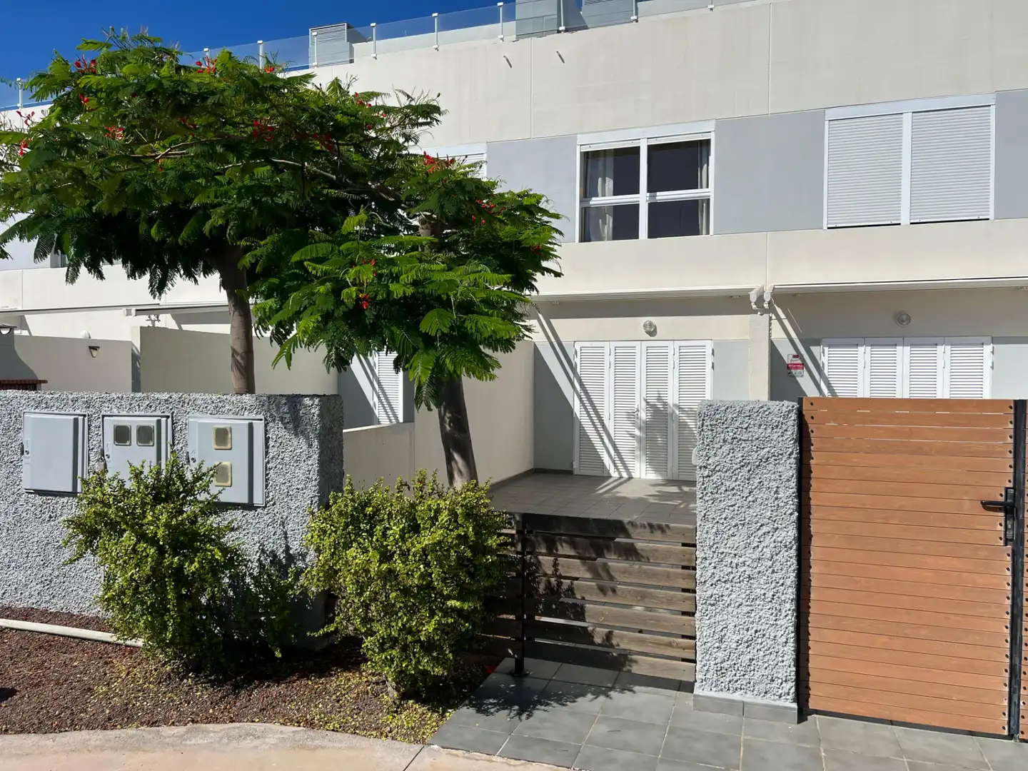 Vista exterior de Casa adosada en venta en Agaete con Jardín privado, Terraza y Amueblado