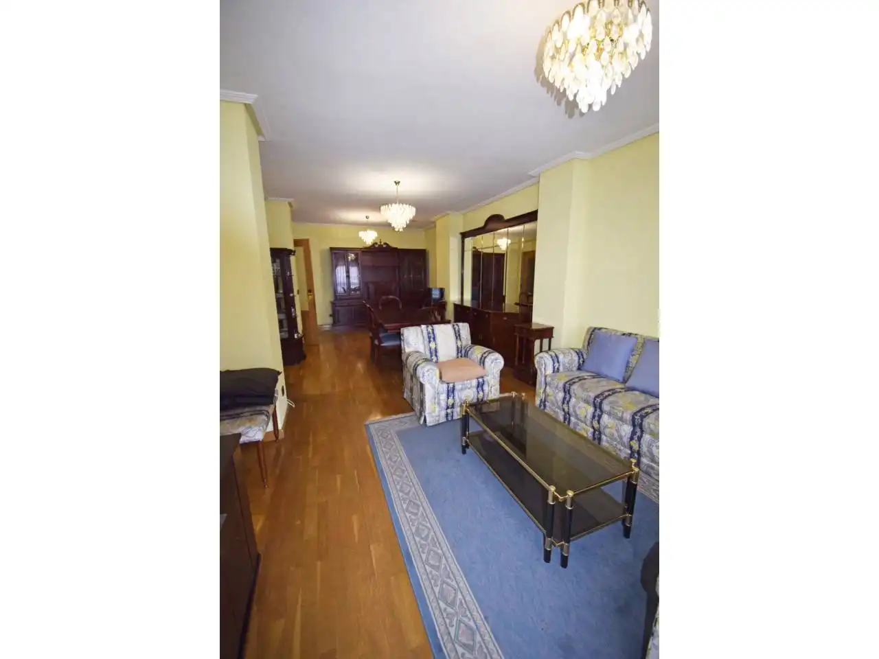 Sala de estar de Piso en venta en León Capital  con Calefacción, Parquet y Terraza