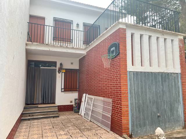 Casa adosada en Venta en Calle Santa Ana, 15 en Villafranca de los Caballeros