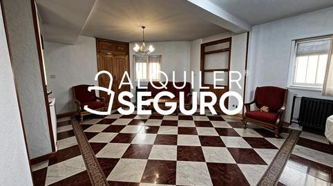 Foto 2 de Piso de alquiler en De Los Apóstoles, Puerta del Ángel, Madrid