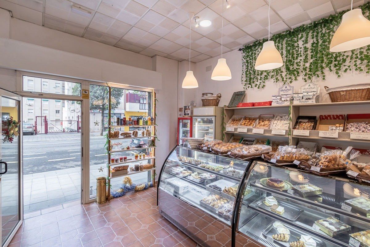 Local en venta en  Granada Capital