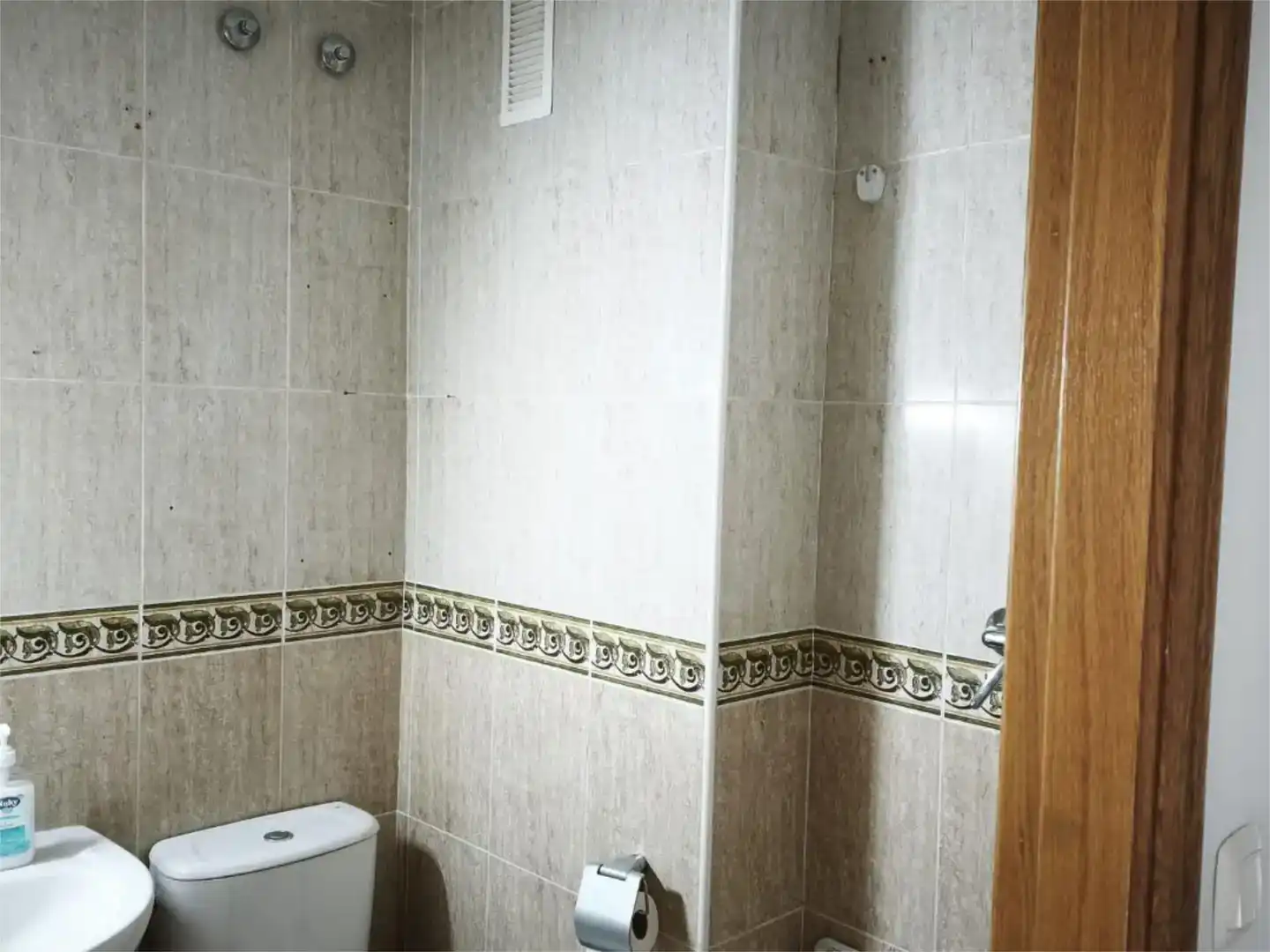 Bany de Pis en venda en  Albacete Capital amb Aire condicionat, Terrassa i Balcó