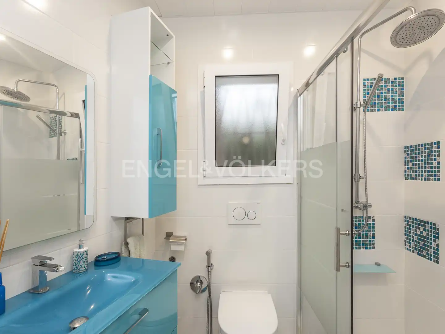 Bathroom of Houses for rent in Castelldefels  with Air Conditioner, Heating and Private garden