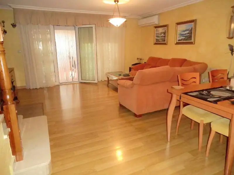 Sala d'estar de Casa o xalet en venda en Alicante / Alacant amb Aire condicionat, Terrassa i Traster