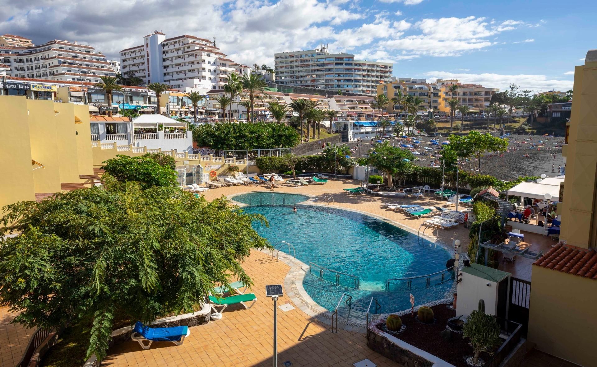 Vista exterior de Apartament en venda en Santiago del Teide amb Jardí privat, Terrassa i Balcó