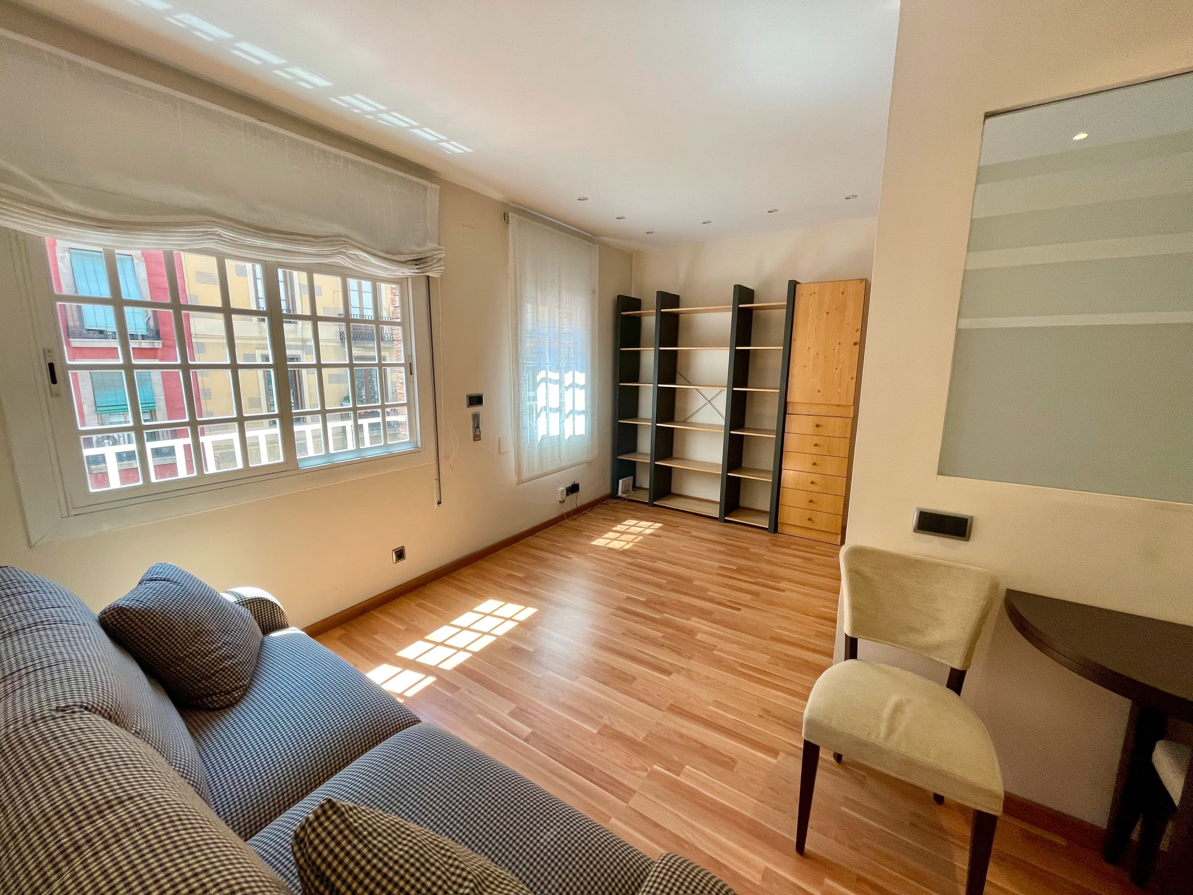 Flat to rent in Carrer de Sils, Barri Gòtic