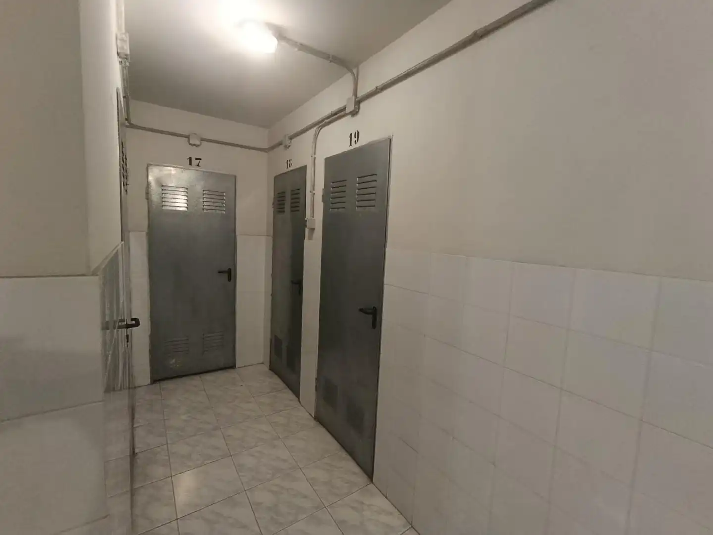 Bany de Pis en venda en Gijón  amb Calefacció, Terrassa i Traster