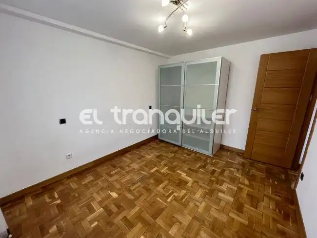 Flat for rent in Madrid  with Air Conditioner, Parquet flooring and Terrace
