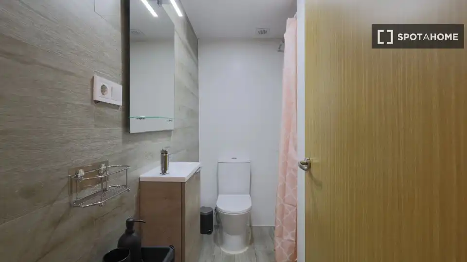 Flat with terrace to rent in Ciutat Vella, imagen 7
