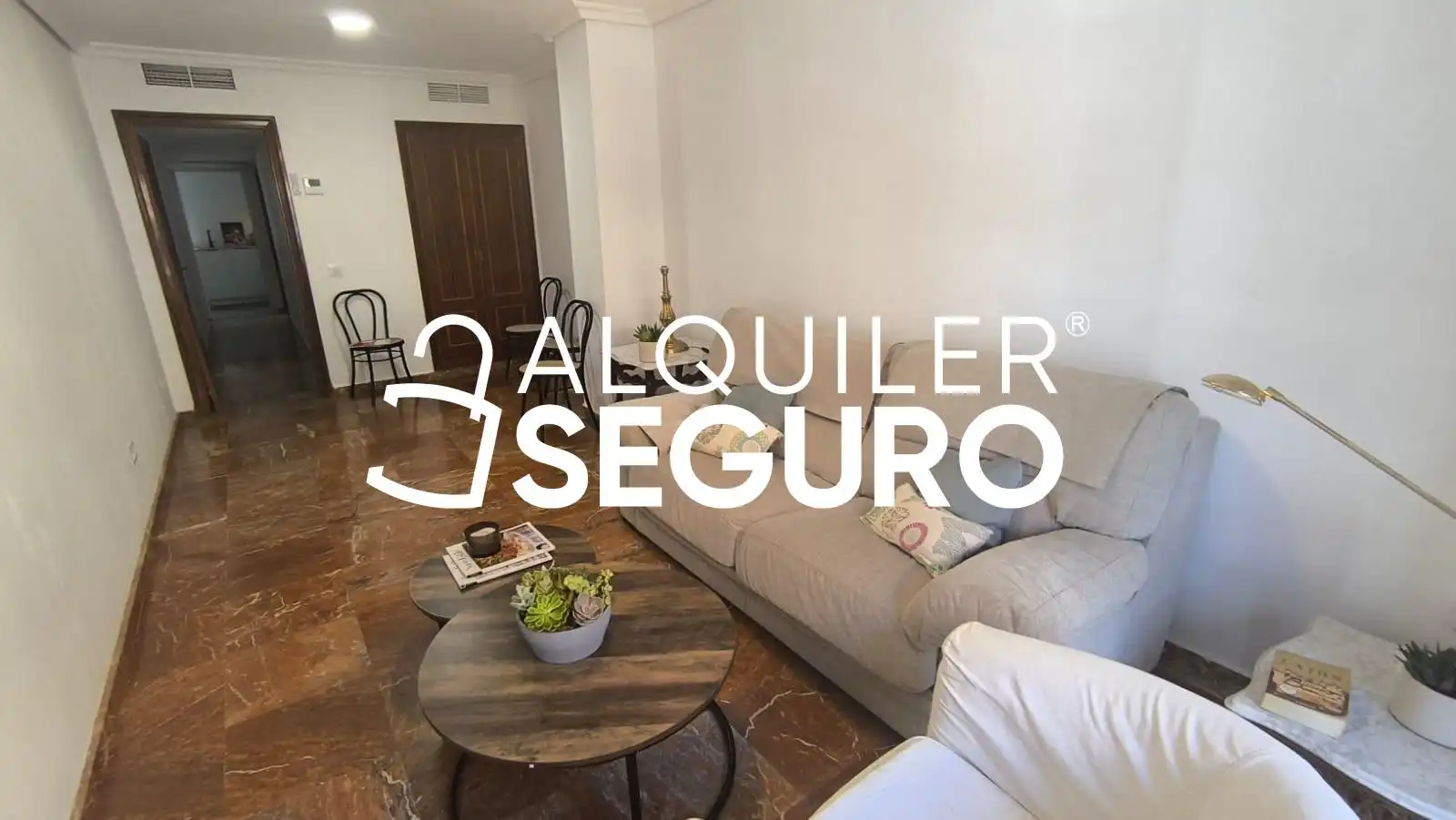 Sala d'estar de Pis de lloguer en Sevilla amb Aire condicionat i Terrassa