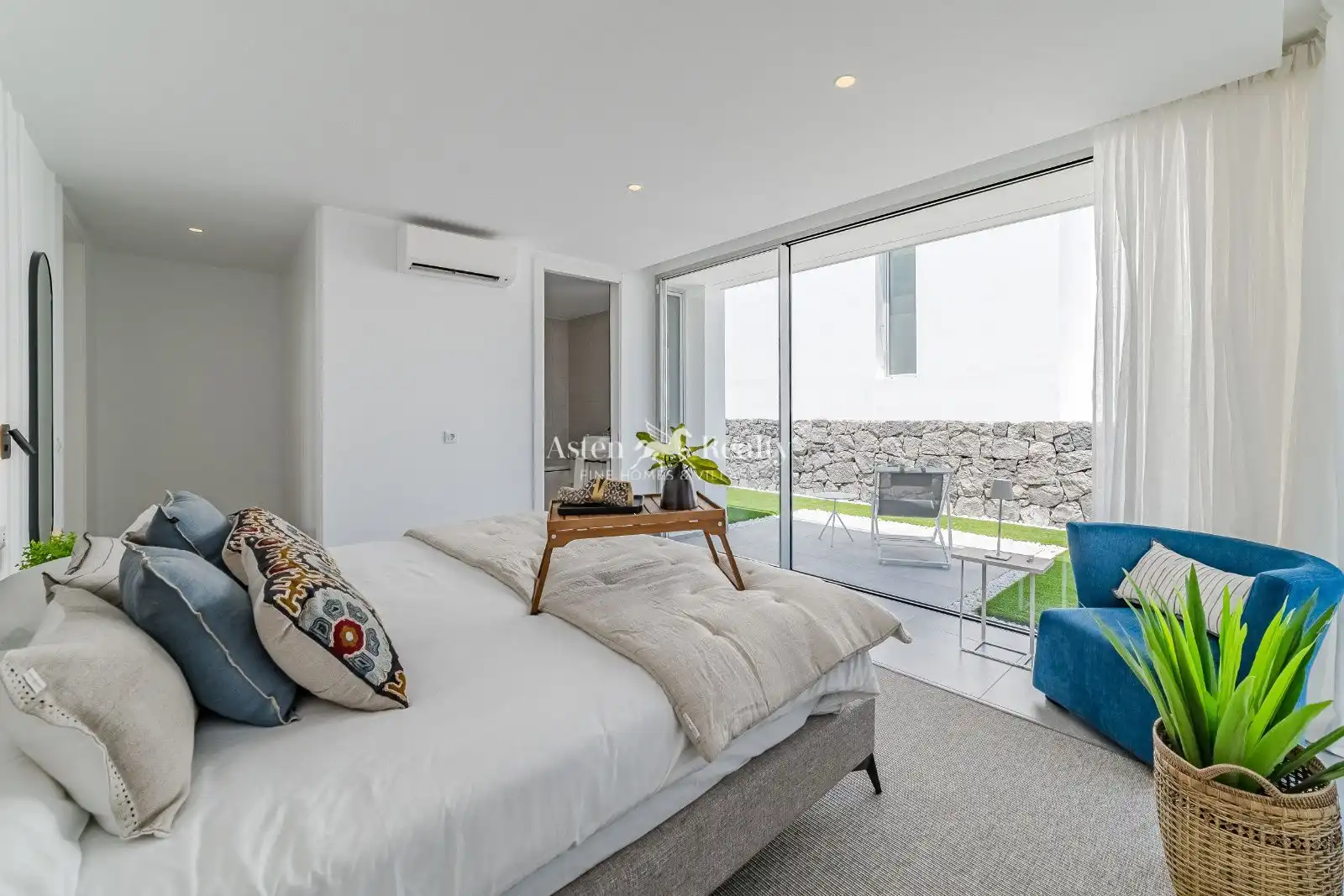 Habitación de Casa o chalet en venta en Adeje con Aire acondicionado, Calefacción y Jardín privado