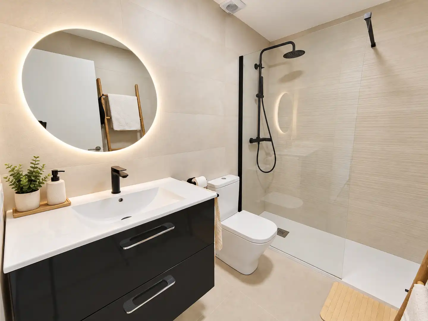 Bathroom of Detached homes for sale in Pueblo Español - Coveta Fumá