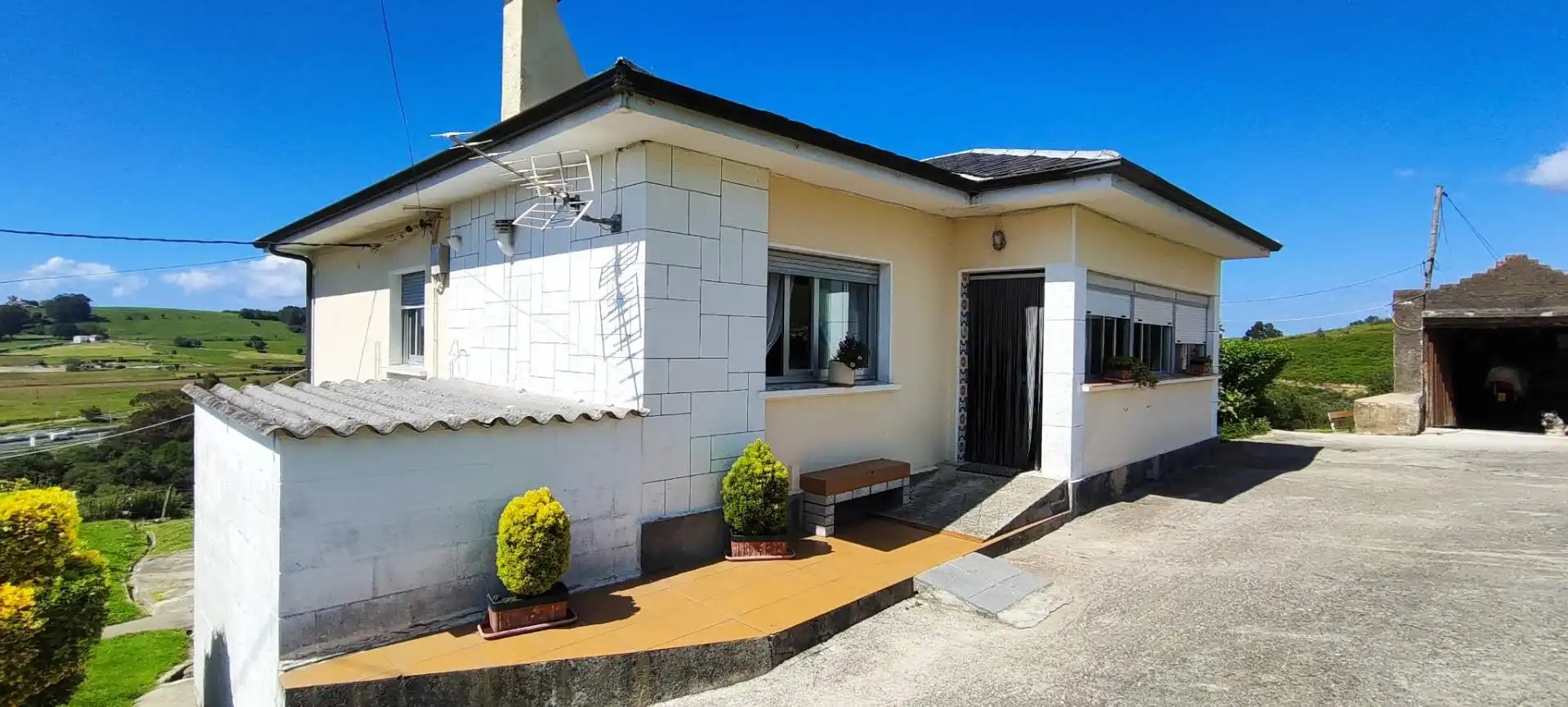 Vista exterior de Casa o xalet en venda en Polanco amb Calefacció, Jardí privat i Traster