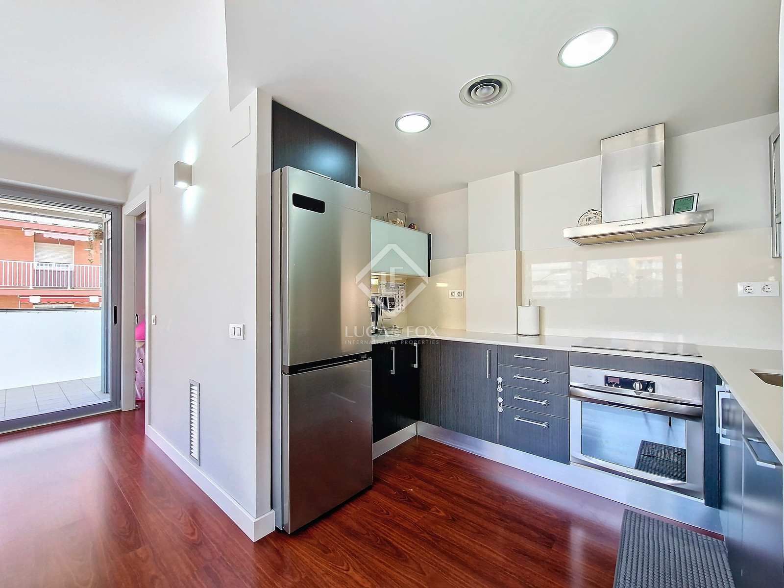 Kitchen of Flat for sale in Vilanova i la Geltrú  with Air Conditioner, Heating and Terrace