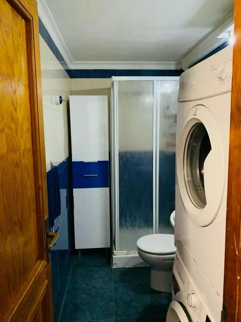 Bany de Apartament de lloguer en San Bartolomé de Tirajana amb Aire condicionat, Jardí privat i Moblat