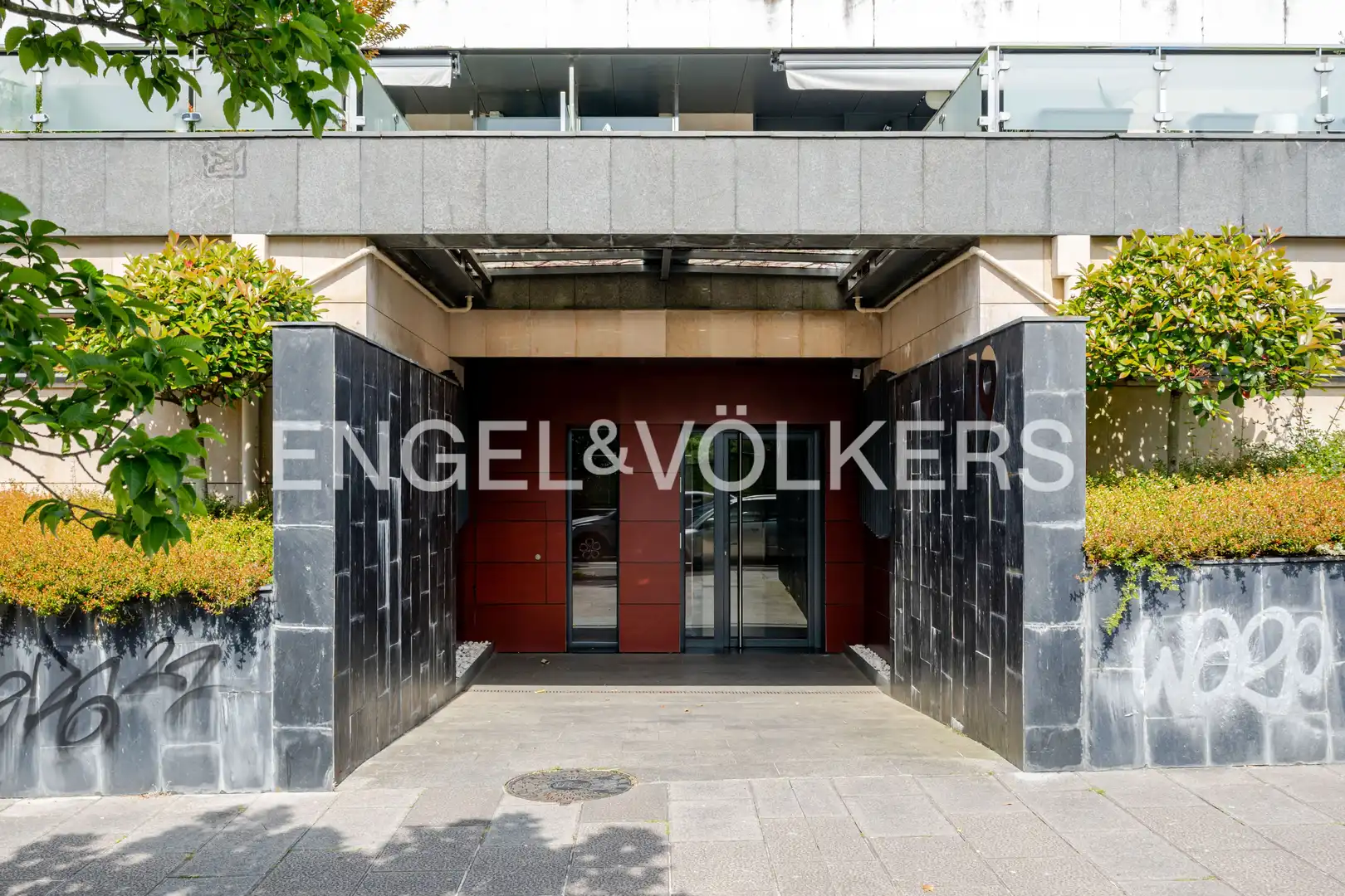 Außenansicht von Wohnung zum Verkauf in Donostia - San Sebastián  mit Heizung, Terrasse und Schwimmbad