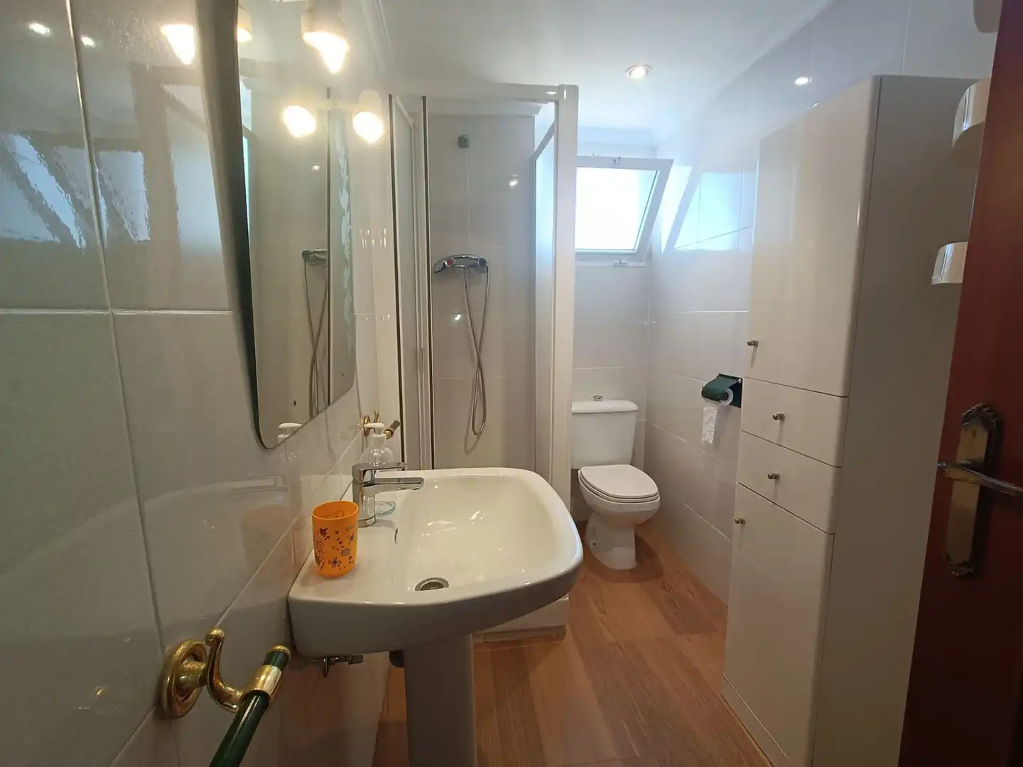 Baño de Piso de alquiler en Sueca con Amueblado y Piscina comunitaria