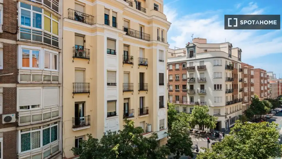 Vista exterior de Apartament per a compartir en Madrid amb Aire condicionat, Calefacció i Terrassa