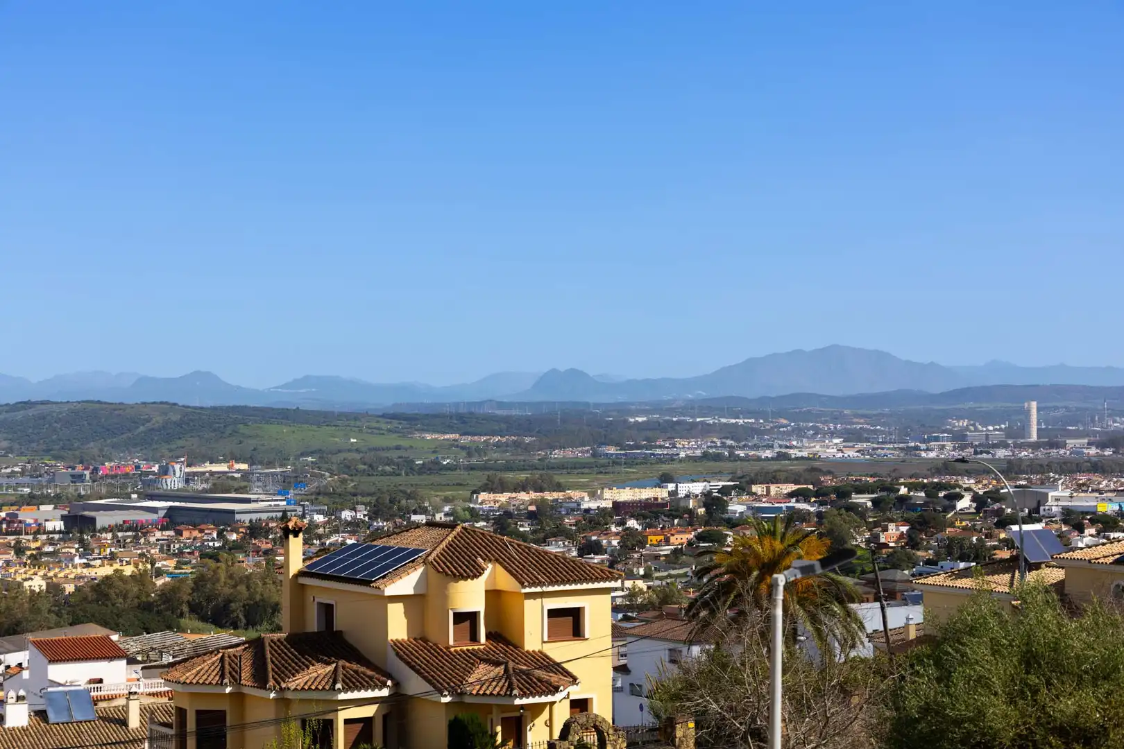 Vista exterior de Piso en venta en Algeciras con Aire acondicionado, Calefacción y Terraza