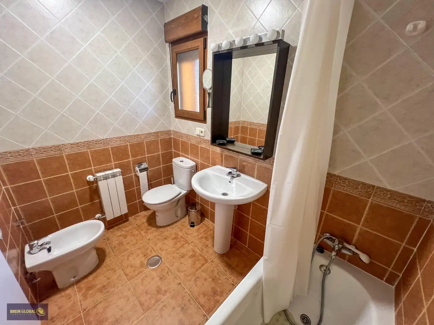 Bany de Casa o xalet en venda en El Berrueco amb Calefacció, Jardí privat i Alarma