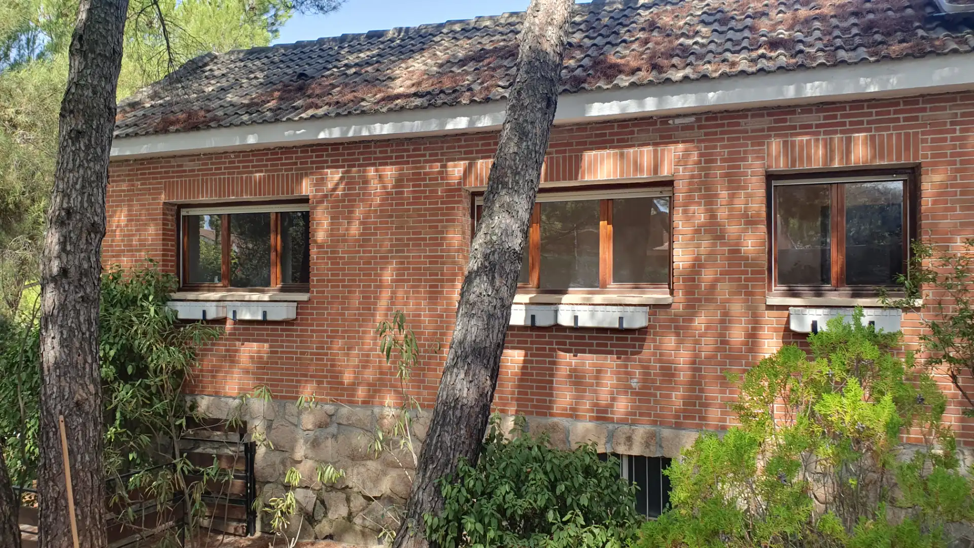 Vista exterior de Casa o xalet de lloguer en Valdemorillo amb Calefacció, Jardí privat i Terrassa