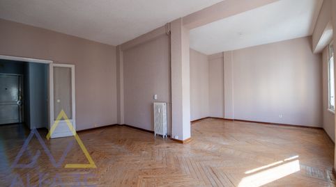 Foto 4 de Piso en venta en Niño Jesús, Madrid Capital