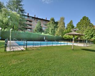 Piscina de Pis de lloguer en  Madrid Capital amb Aire condicionat