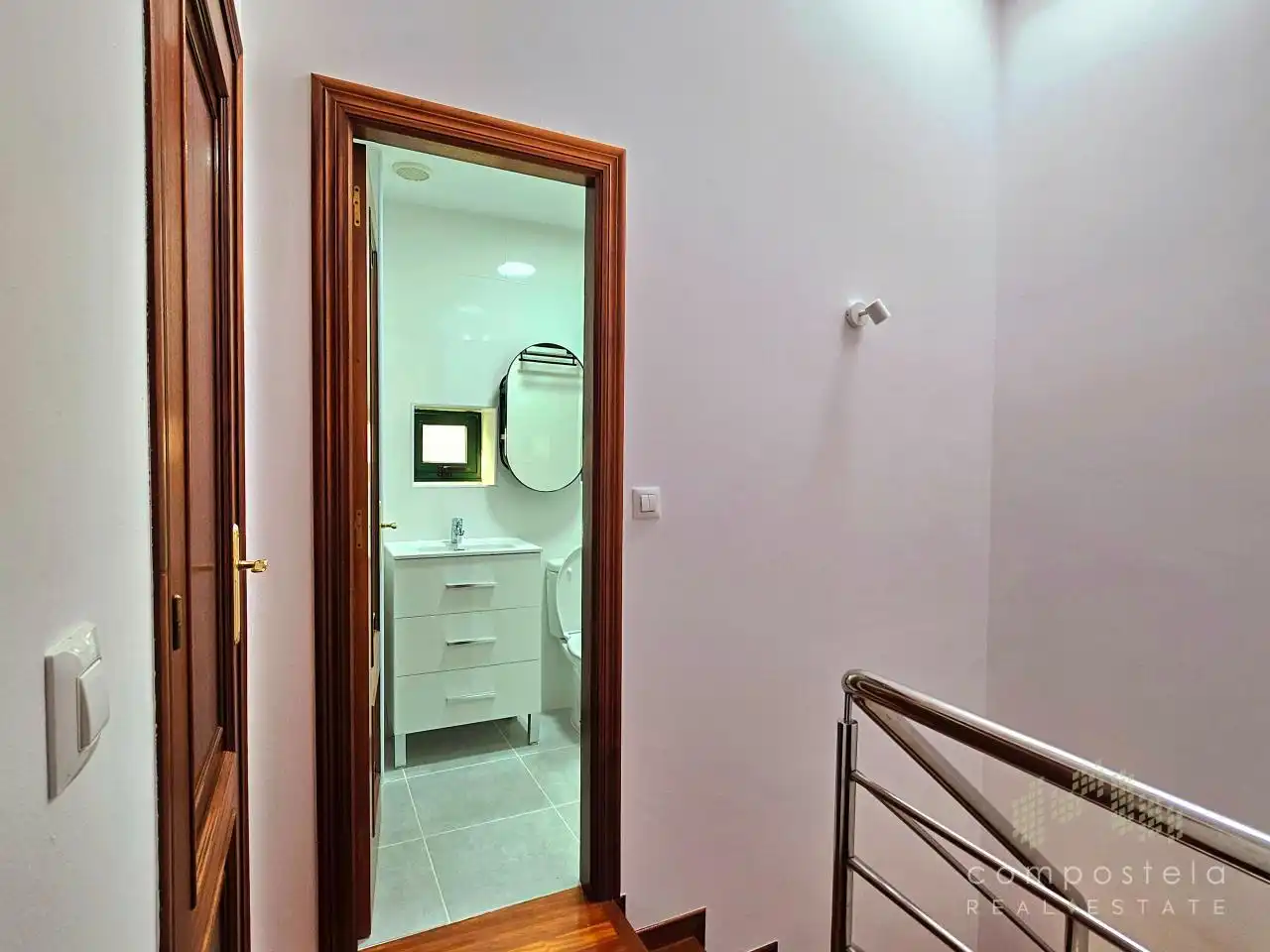 Baño de Dúplex de alquiler en Ames con Calefacción, Parquet y Trastero