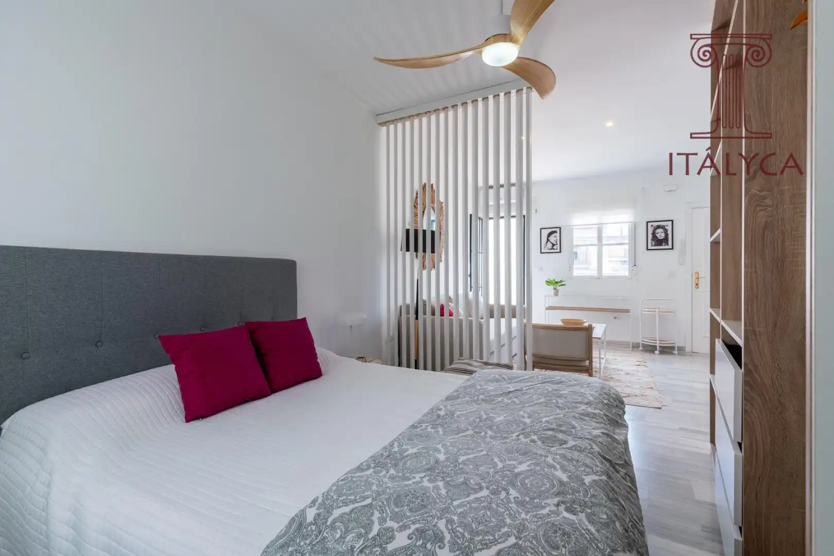 Habitación de Ático en venta en Sevilla con Aire acondicionado, Terraza y Amueblado