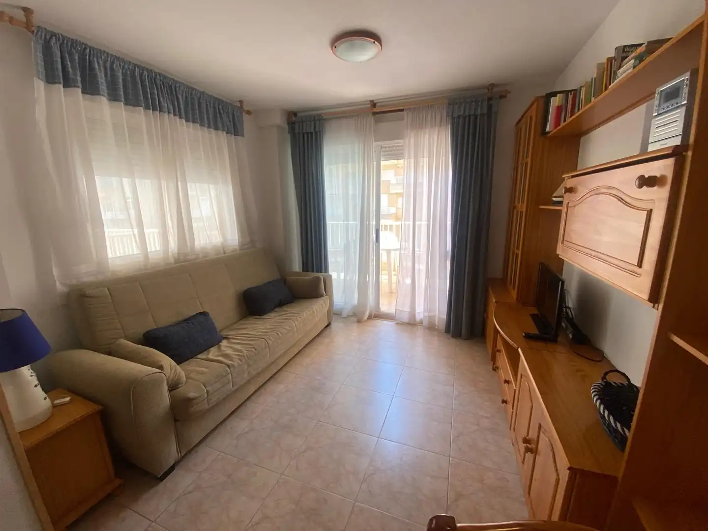 Sala de estar de Apartamento en venta en Xeraco con Trastero, Amueblado y Balcón