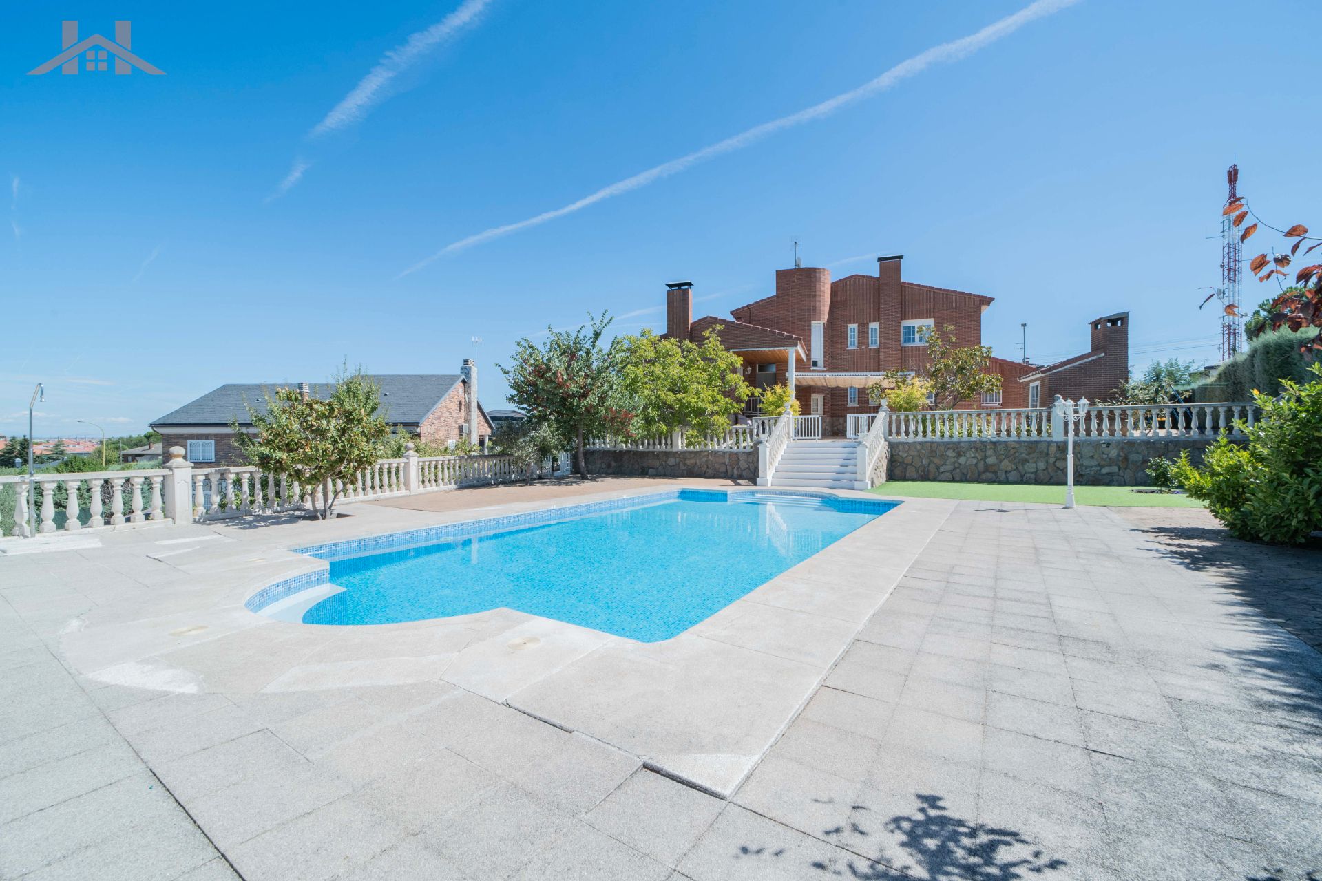 Piscina de Casa o xalet en venda en Móstoles amb Aire condicionat, Calefacció i Jardí privat