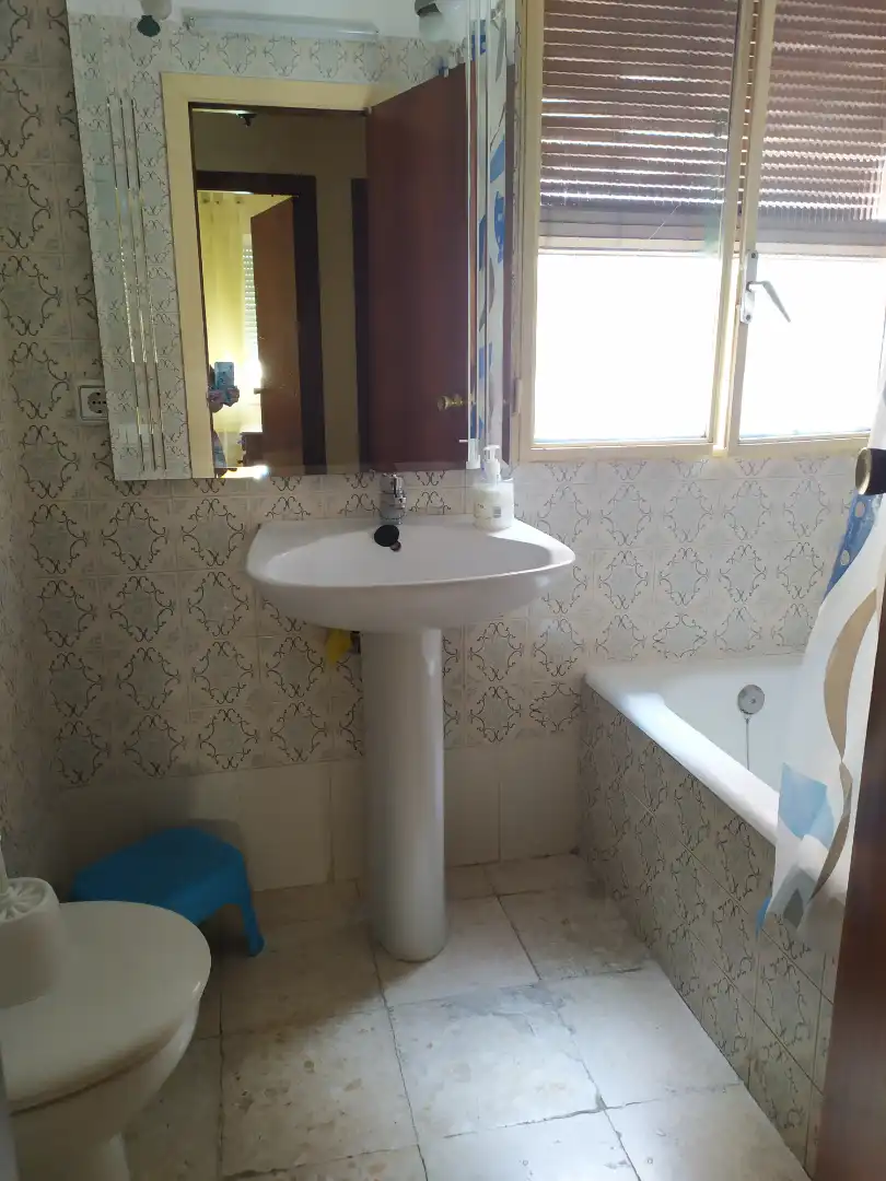 Baño de Piso de alquiler en Córdoba con Aire acondicionado, Calefacción y Amueblado