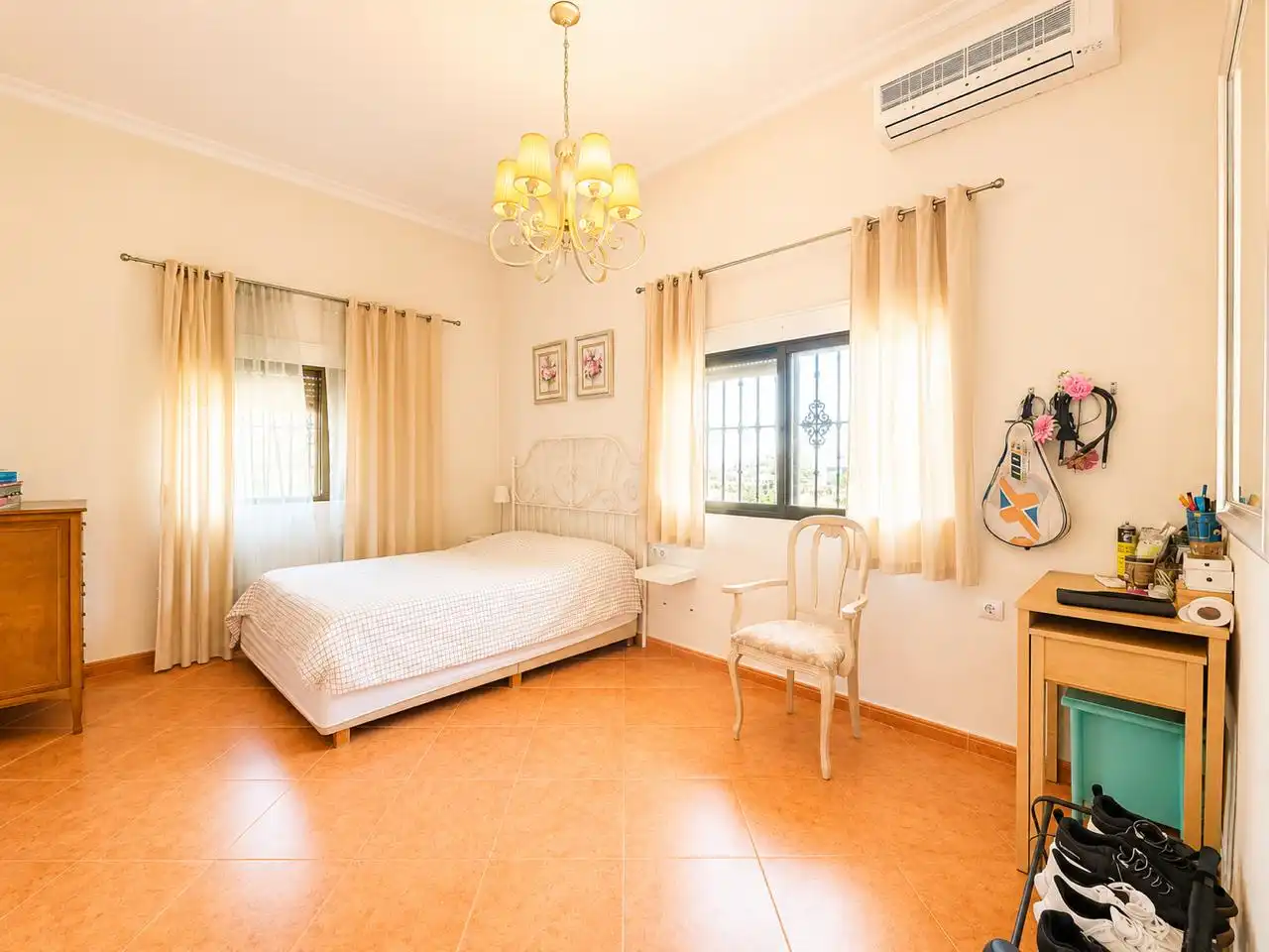 Bedroom of Houses for sale in Sevilla  with Storage room and Swimming Pool