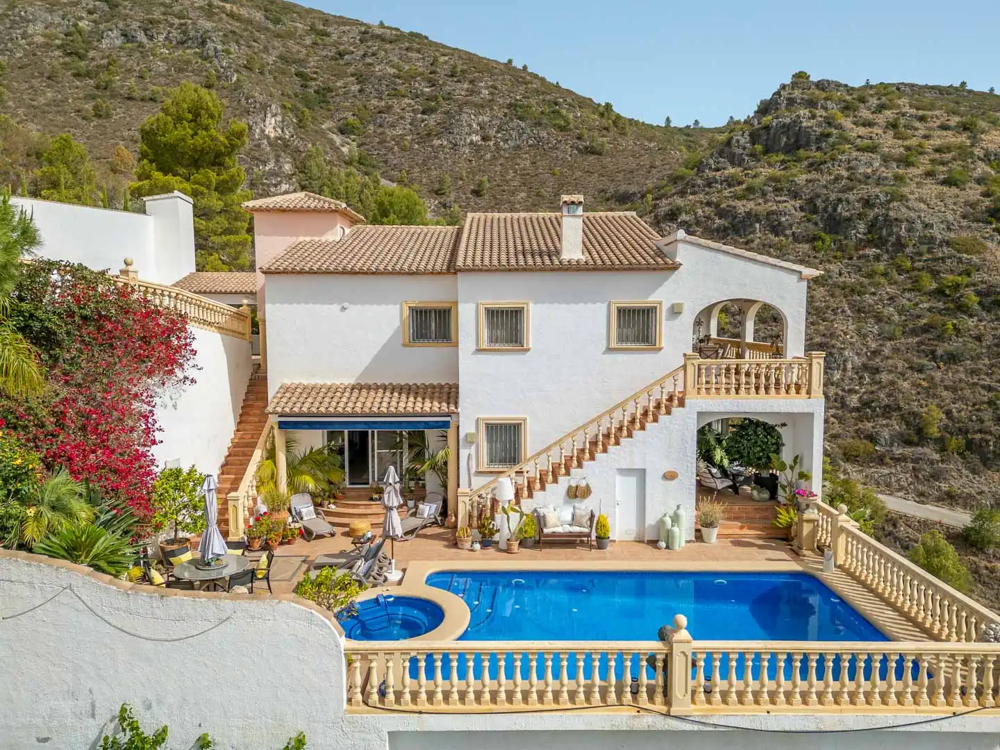 Chalet con terraza en venta en Pego