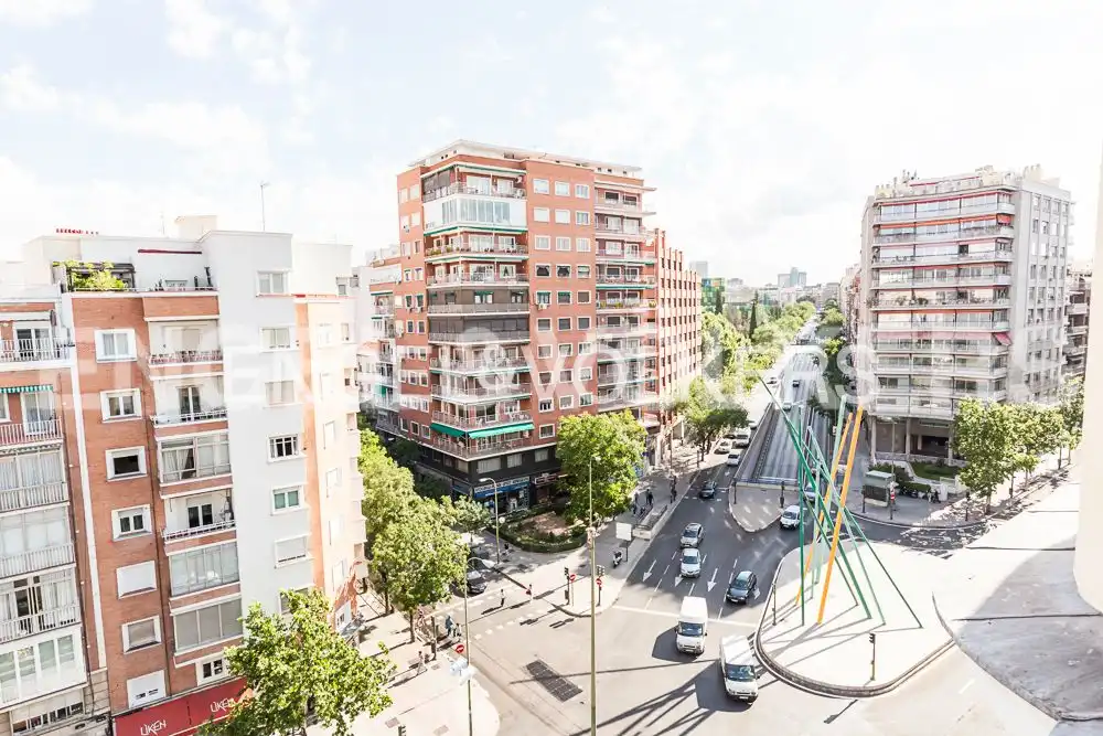 Vista exterior de Pis de lloguer en Madrid amb Aire condicionat, Calefacció i Moblat