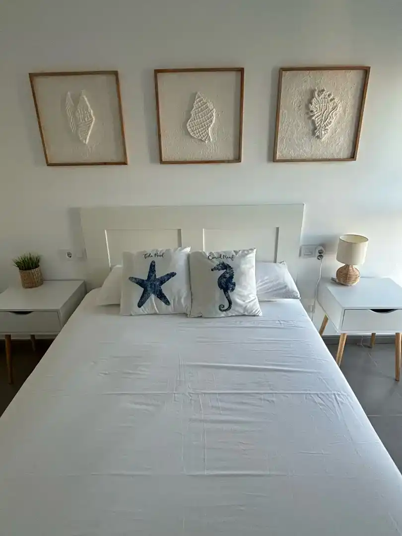 Dormitori de Apartament de lloguer en Moncofa amb Piscina i Balcó